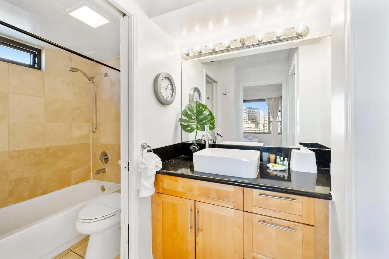 Aloha Getaway, Ocean View Condo Near Waikiki Beach With Free Parking Honolulu United States